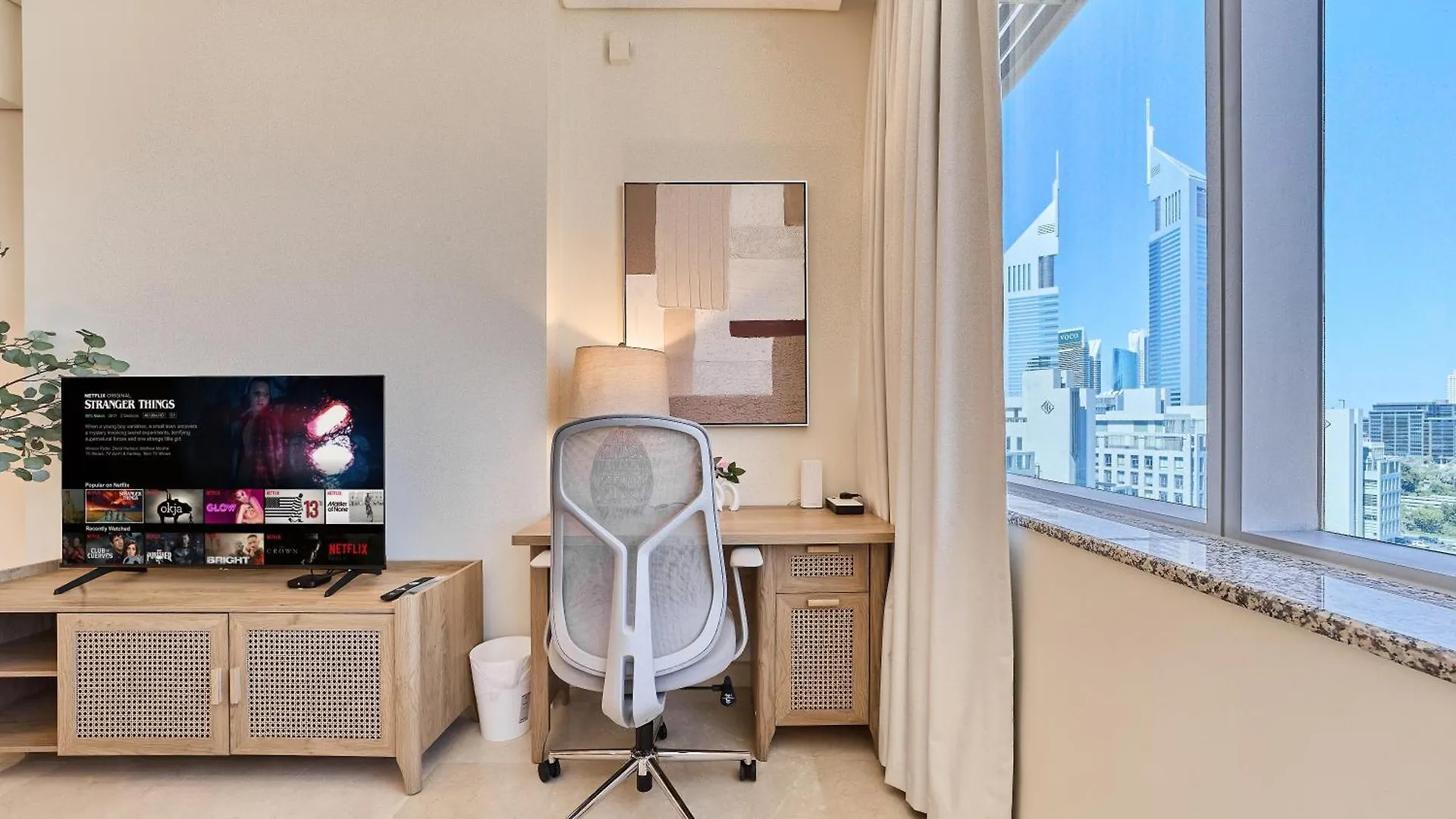 Sleek Difc Studio Perfect For Business & Leisure Dubai Apartment